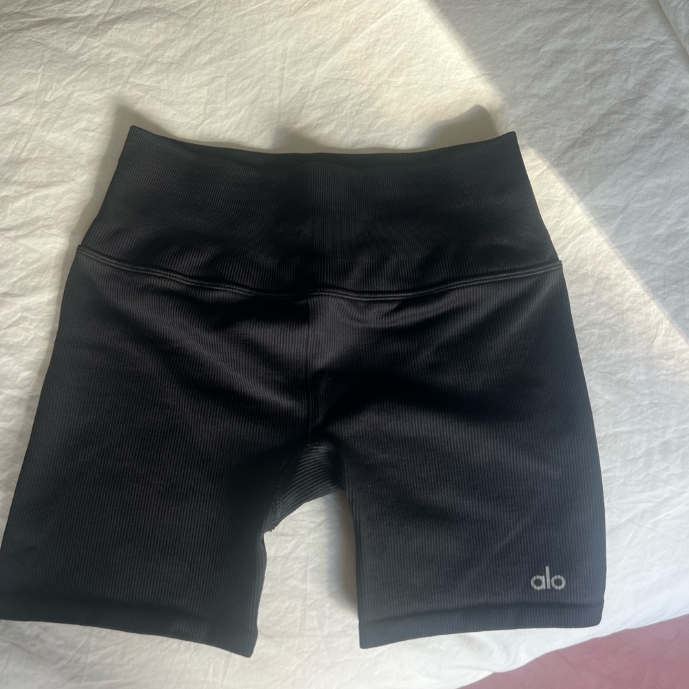 ALO Yoga 5” Seamless Ribbed Favorite Short